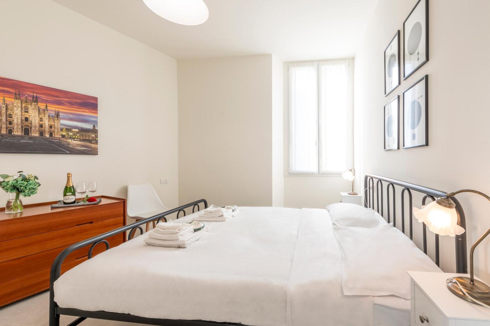 Maloja, 10 - Casa Maloja - Ampio Appartamento มิลาน ภายนอก รูปภาพ