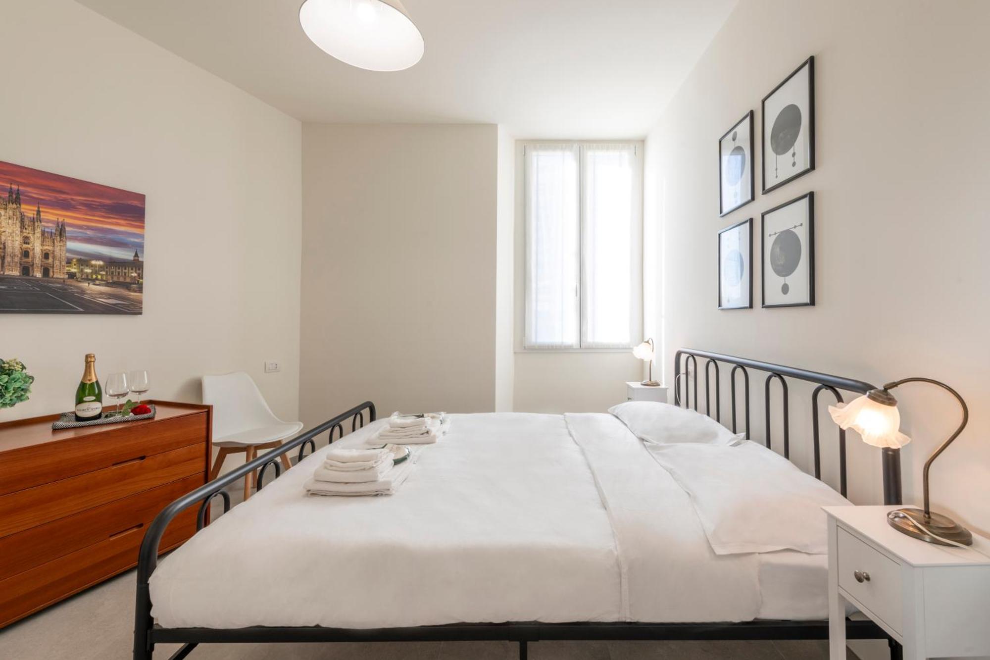 Maloja, 10 - Casa Maloja - Ampio Appartamento มิลาน ภายนอก รูปภาพ