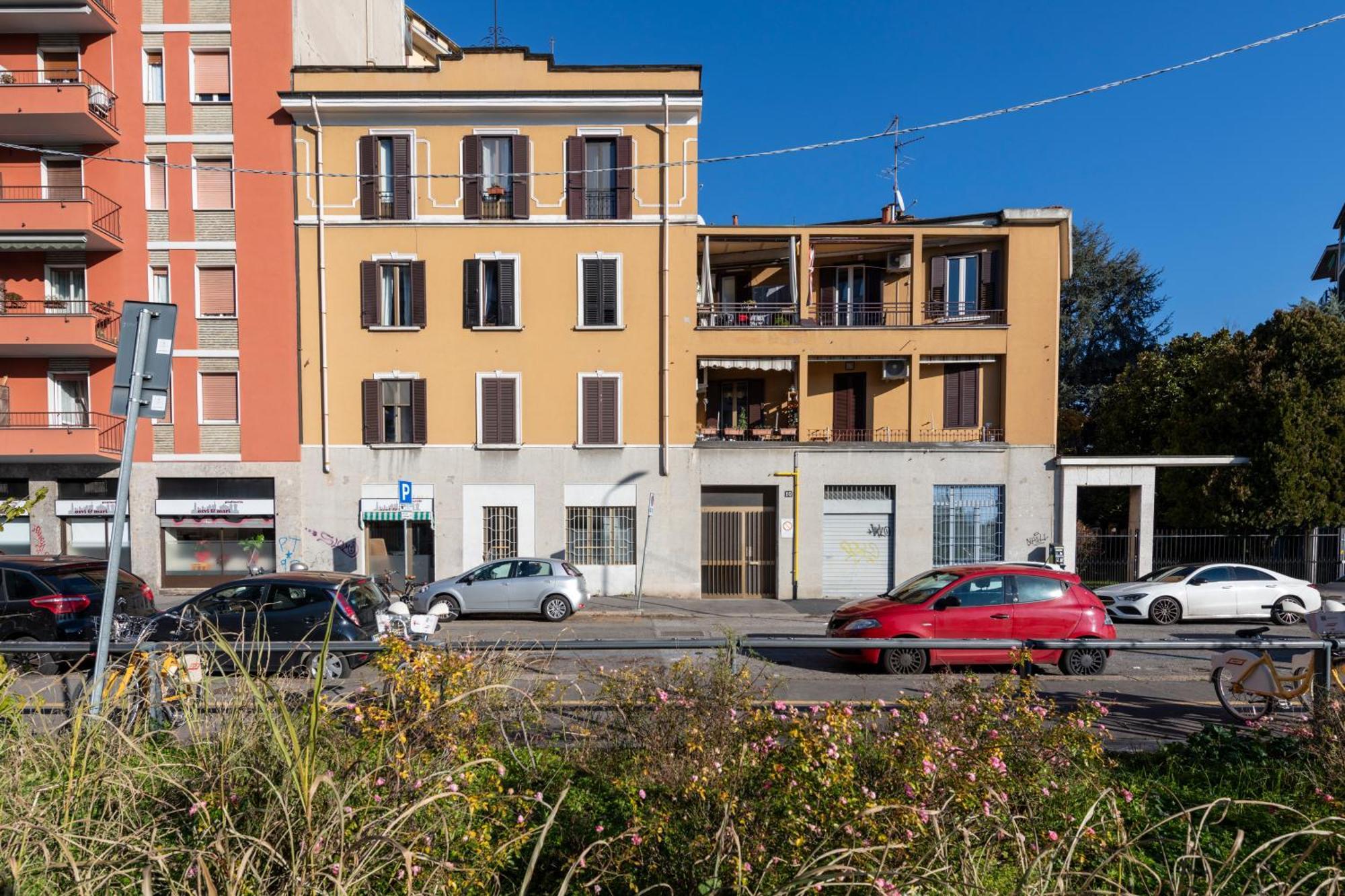Maloja, 10 - Casa Maloja - Ampio Appartamento มิลาน ภายนอก รูปภาพ